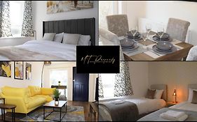 Comfortable House For 6 People Near City Centre - Midhurst Close II
